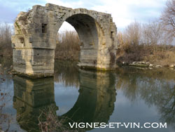 Pont Romain sur le fleuve Vidourle